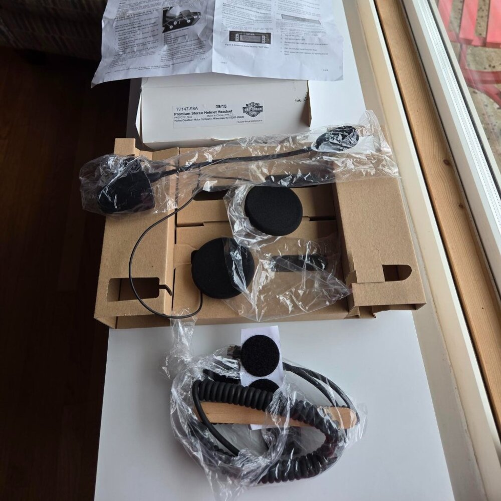 Genuine Harley-Davidson Premium Stereo Helmet Headset 77147-98A OEM NEW